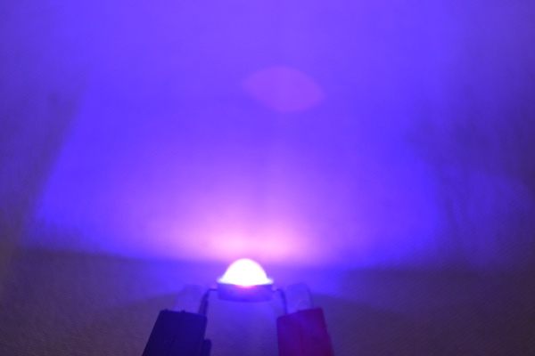 日本利用蓝紫色LED光源治疗细菌感染