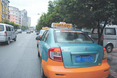 南充出租车安装具报警功能LED顶灯