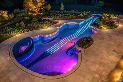 百万美元打造提琴泳池照明 够惊艳吧！